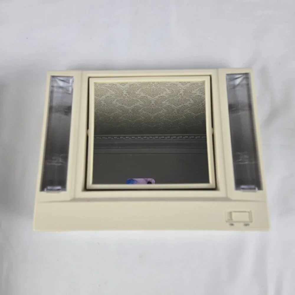 VTG Avon Light Up Make Up & Magnifying Mirror Battery Operated NWT Dead Stock